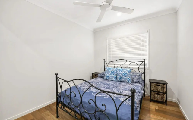 Pet Friendly, new House Peregian Breeze Drive, Peregian Beach – Guest Rooms – Peregian Beach
