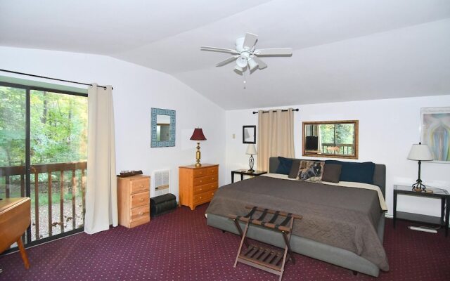 River Time Cabin -time Floats Away!