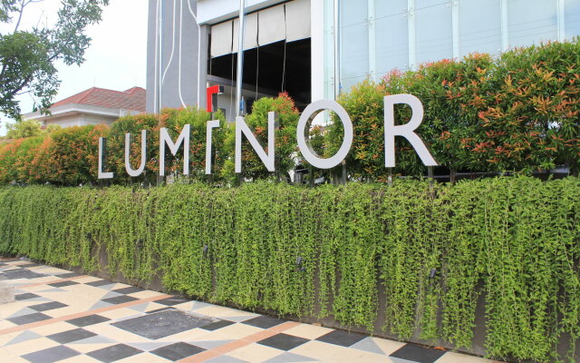 Luminor Hotel Jemursari by WH