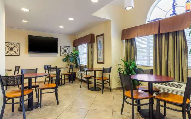 Quality Inn & Suites Lehigh Acres Fort Myers
