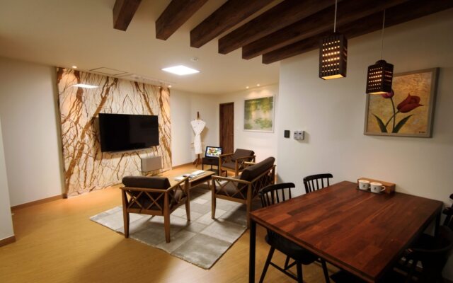 Illroy Resort