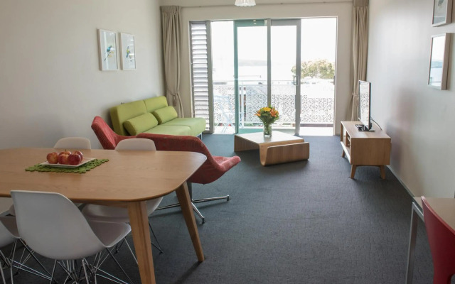 Navigate Seaside Hotel