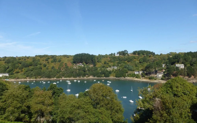 Apartment Near the Beach in Ploulec'h