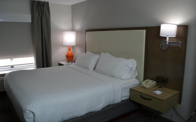 Holiday Inn Express & Suites Kent - University Area by IHG