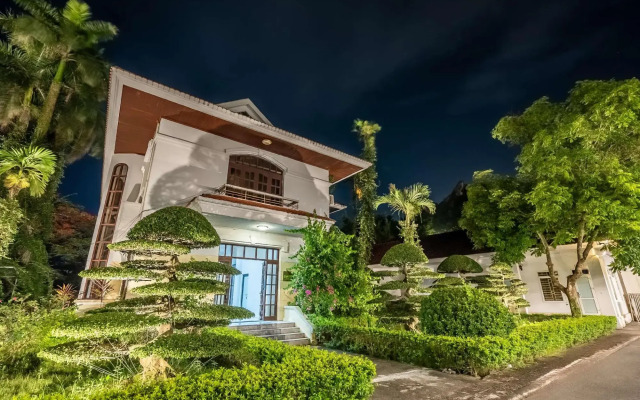 Van Xuan Royal Hotel