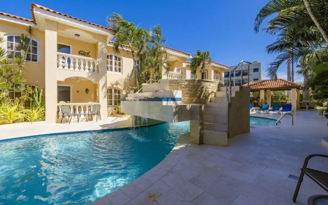 Cozy 1br1ba w Balcony Pool in Great Location