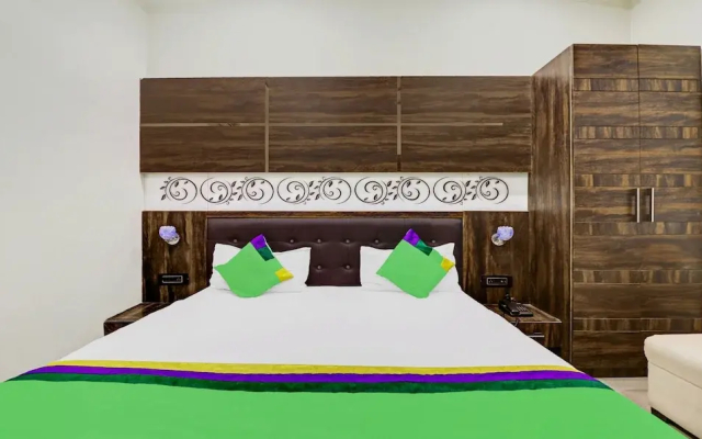 Itsy Hotels Anjali Mahal 500, Mtrs From Mathura Railway Station