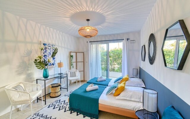 Nice Apartment With Private Garden, Pool & Parking