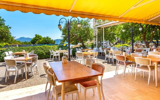 Caprice Beach Hotel