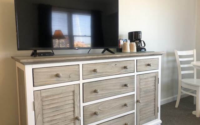 Knapps Narrows Marina & Inn