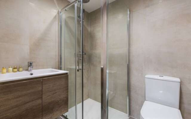 Modern Studio in Camberwell by Burgess Park