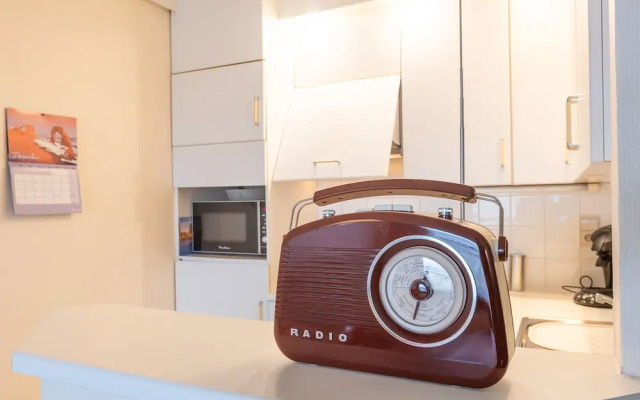 Retreat With Pool Access