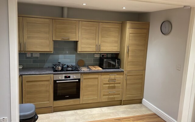 Immaculate 2-bed Apartment in London