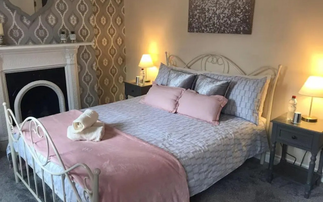 Helens House Derry City Centre Remarkable 3-bed