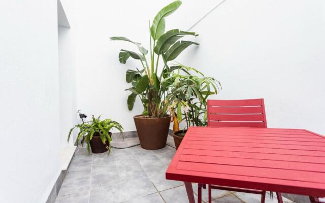 Reina 107 Beach Boutique