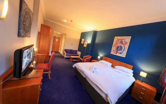 Ideally Located Convenient City Centre Studio Apartment