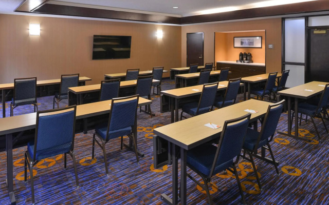 Courtyard Suwanee by Marriott