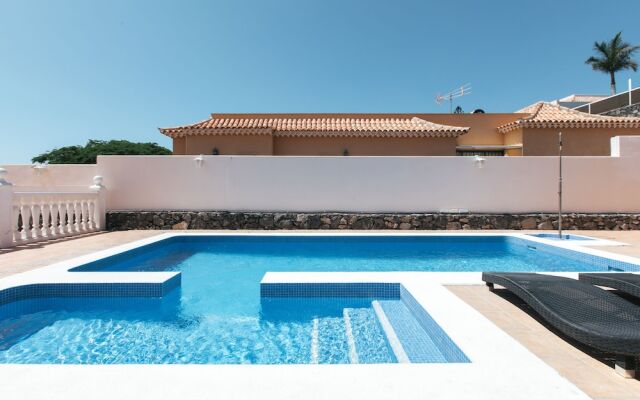 Classic Villa, luxe, private pool & prime location