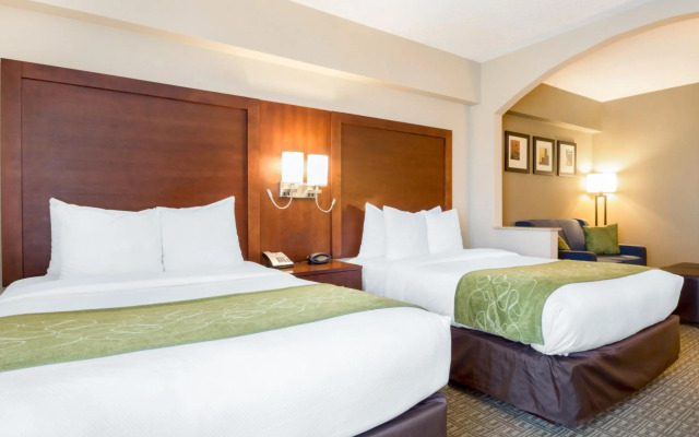 Comfort Suites at Woodbridge