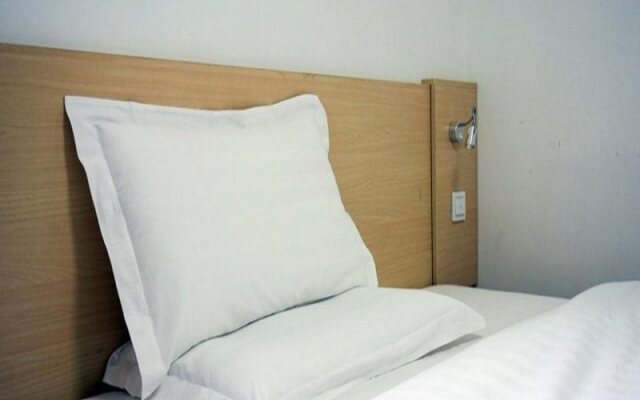 7Days Inn Beijing DaXing Huangcun Qingyuan Road Subway Station