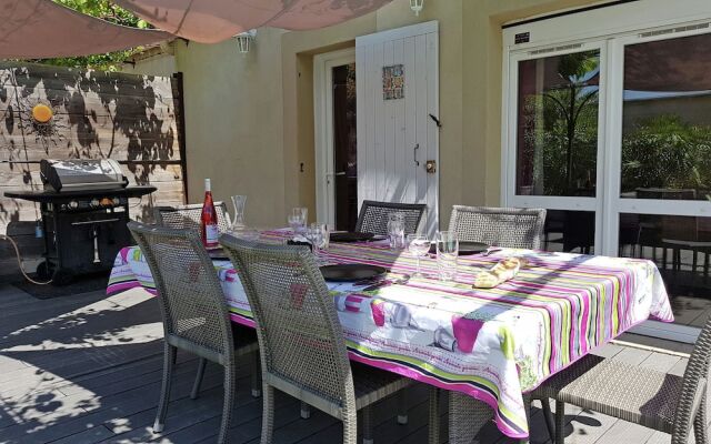 Pleasant Villa in Lirac With Private Swimming Pool