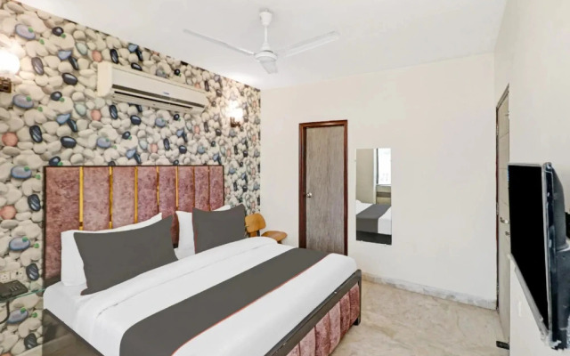 Collection O 80434 Hotel Bi