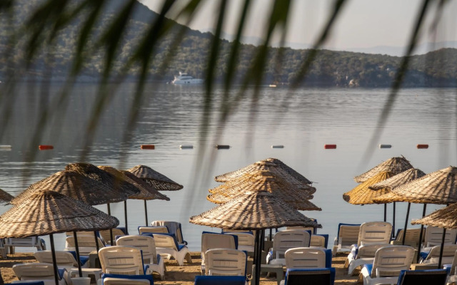 Costa Bitezhan Hotel