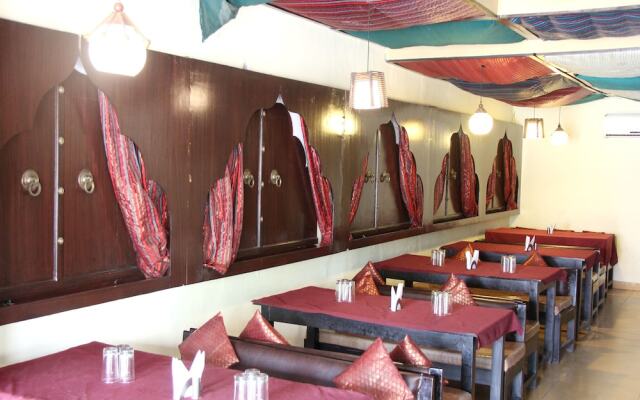 OYO 14353 Hotel Roxas