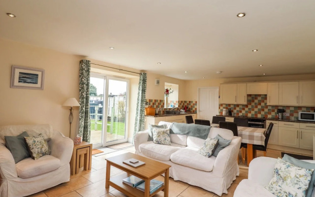 Sunshine Cottage