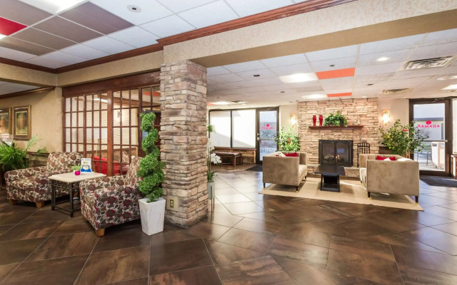 Ramada Hotel & Conference Center by Wyndham Plymouth