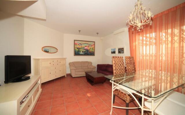 PALM BEACH 45 Adosado con jardin y piscina ALBERT VILLAS