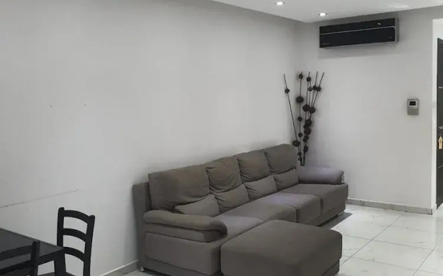 Immaculate 2-bed Apartment in Larnaca