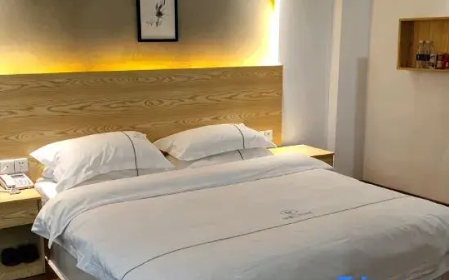 Huaxin Art Hotel (Shaoyang Station Branch)