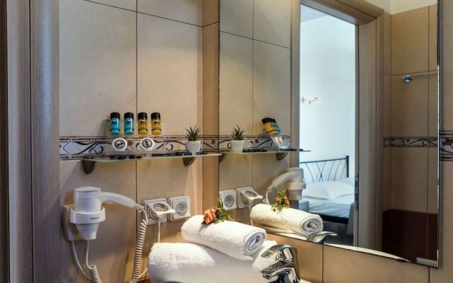Anesis Hotel