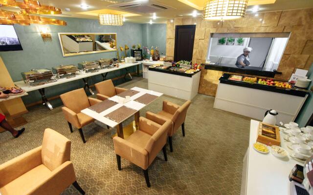 Best Western Plus Burlington Inn & Suites