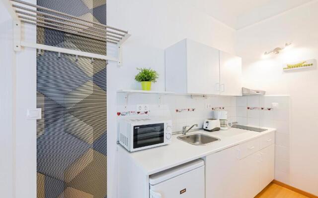 PARKING, AC, WIFI 2 room apartment in the center
