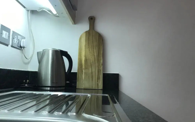 Suitely Trafalgar Square Luxury Apartment