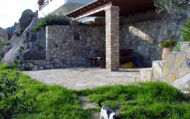 Menigos House 129