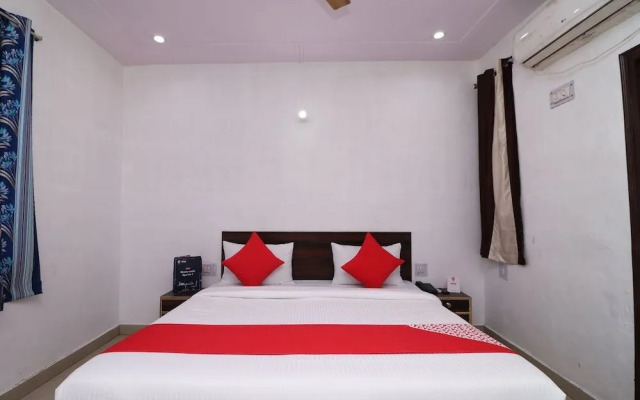 Four Season Inn by OYO Rooms