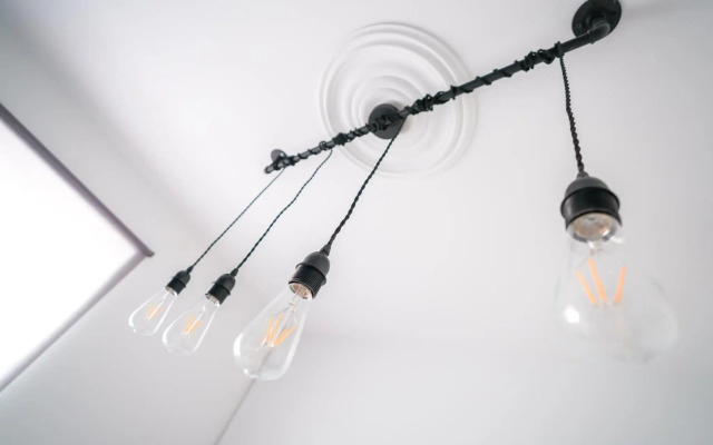 Planet St - Whole House with Parking