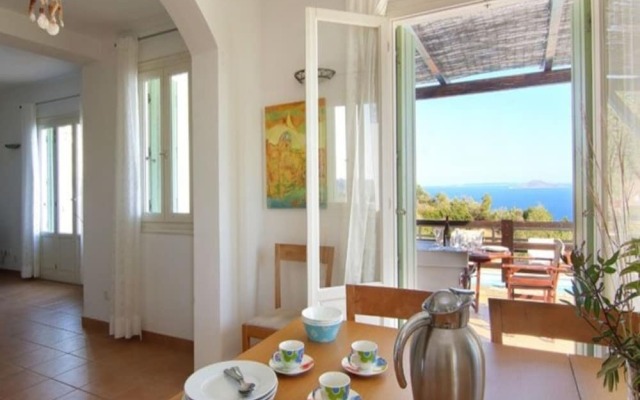 Alonissos 4-bedroom Large Villa With Private Pool