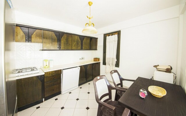 Villa in Bodrum With Shared Pool and Backyard