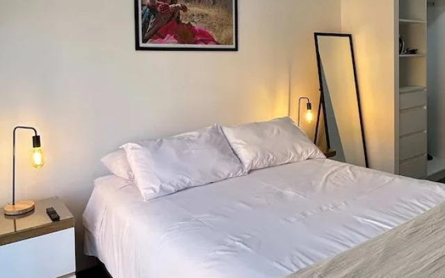 w Trendy 2BR Duplex Retreat in Cusco
