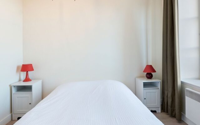 Modern & Spacious Apartment in Downtown Bayeux