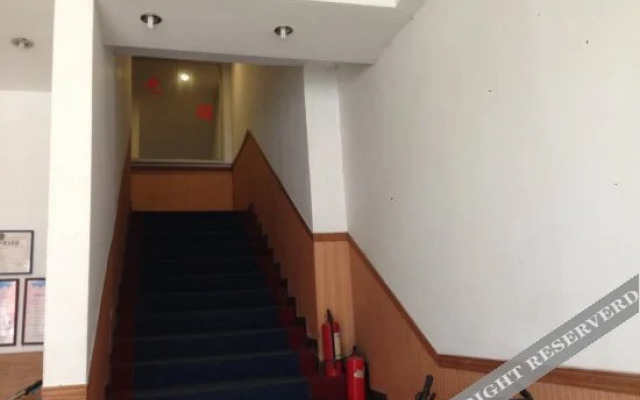 Yulong Hostel