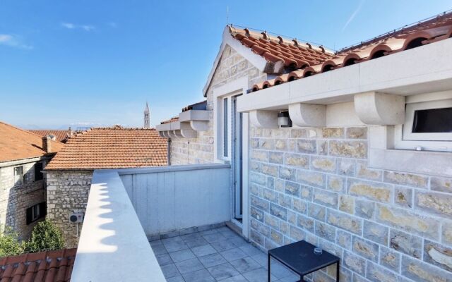 Boutique Rooms - With Pool - 7 - R301