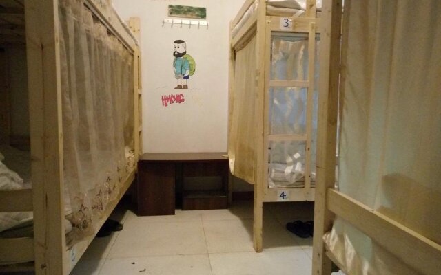 Blooming Azaleas International Youth Hostel