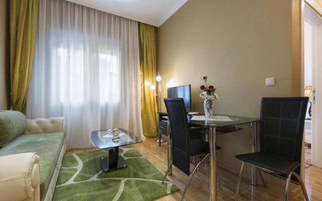 Lazar Lux Apartments