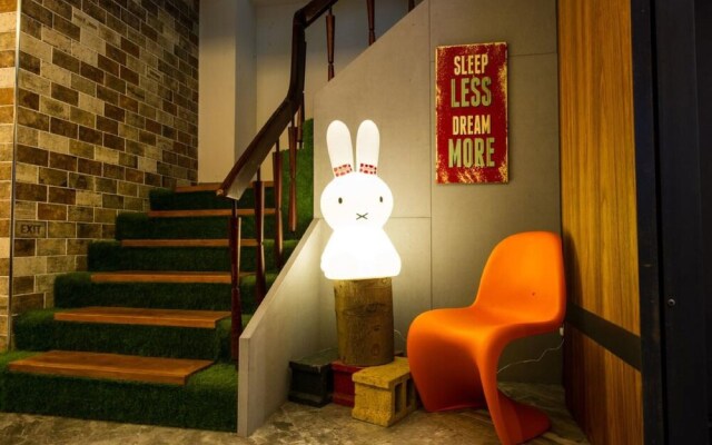 Lucky Apple Hotel