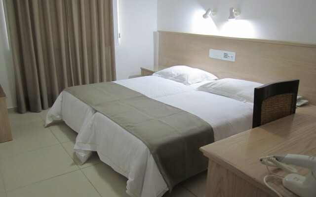 Senator Hotel Apartments - Adults Only